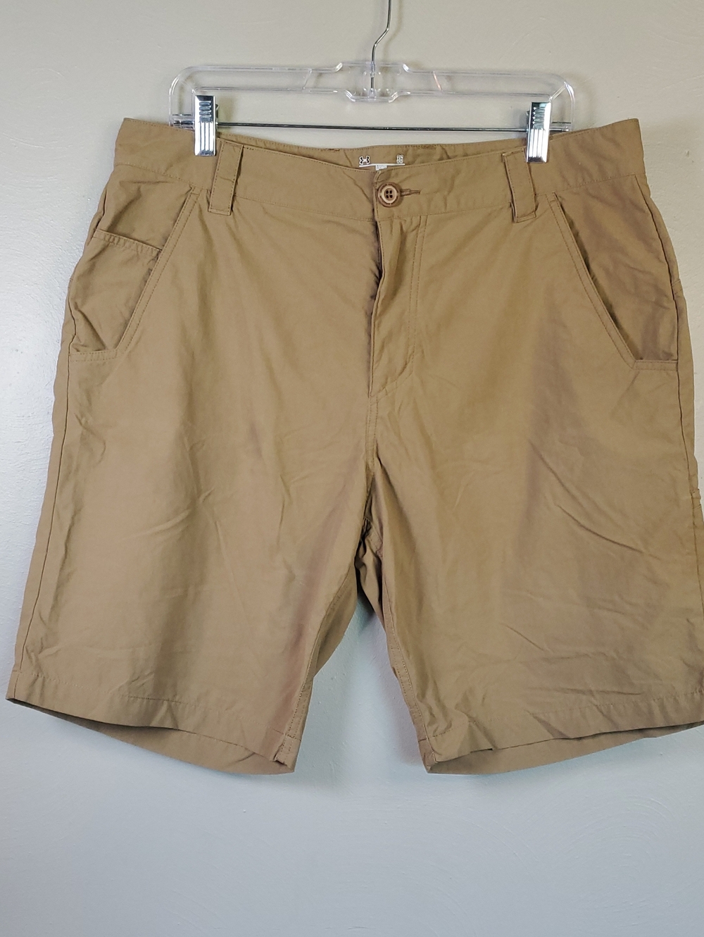 Under Armour Men's Khaki Flat-Front Performance Shorts, Size 36